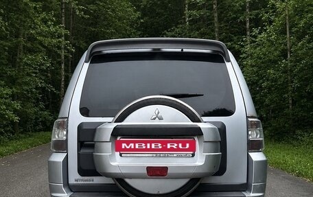 Mitsubishi Pajero IV, 2011 год, 1 990 000 рублей, 4 фотография