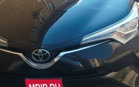 Toyota C-HR I рестайлинг, 2017 год, 2 100 000 рублей, 1 фотография