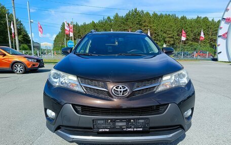 Toyota RAV4, 2015 год, 1 850 000 рублей, 2 фотография