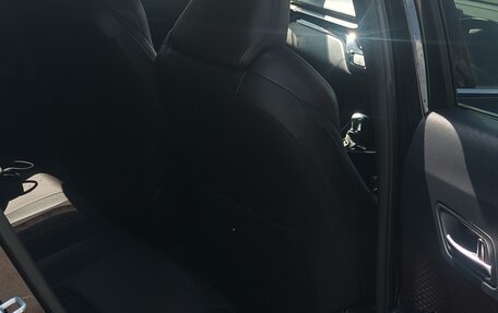 Toyota C-HR I рестайлинг, 2017 год, 2 100 000 рублей, 11 фотография