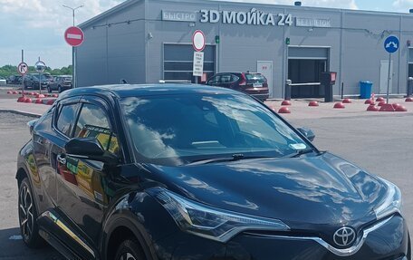 Toyota C-HR I рестайлинг, 2017 год, 2 100 000 рублей, 5 фотография