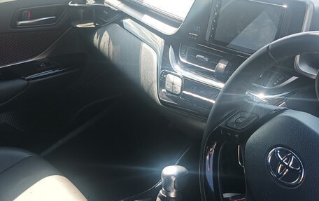 Toyota C-HR I рестайлинг, 2017 год, 2 100 000 рублей, 9 фотография