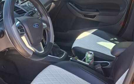 Ford Fiesta, 2015 год, 810 000 рублей, 14 фотография