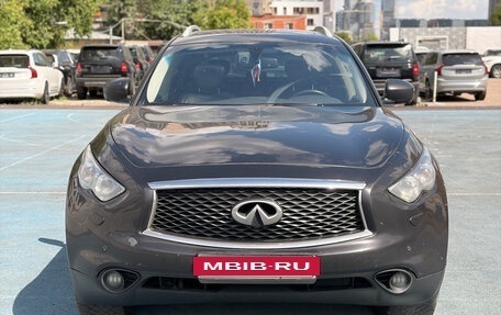 Infiniti QX70, 2017 год, 2 000 000 рублей, 2 фотография