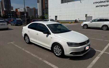 Volkswagen Jetta VI, 2013 год, 890 000 рублей, 3 фотография