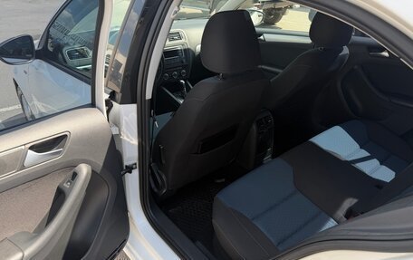 Volkswagen Jetta VI, 2013 год, 890 000 рублей, 11 фотография