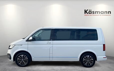 Volkswagen Multivan T6 рестайлинг, 2022 год, 4 800 000 рублей, 2 фотография