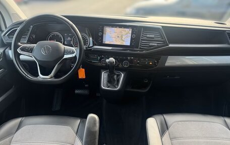 Volkswagen Multivan T6 рестайлинг, 2022 год, 4 800 000 рублей, 6 фотография