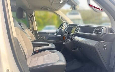 Volkswagen Multivan T6 рестайлинг, 2022 год, 4 800 000 рублей, 7 фотография