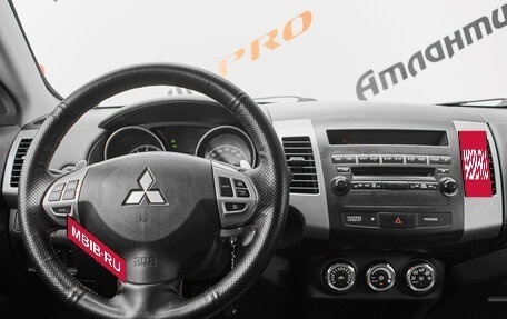 Mitsubishi Outlander III рестайлинг 3, 2011 год, 1 100 000 рублей, 13 фотография