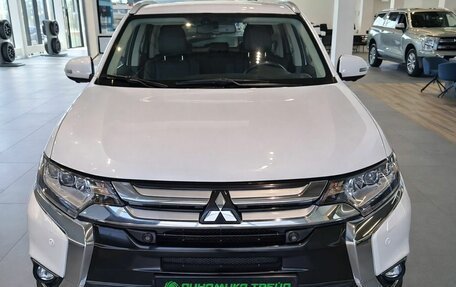 Mitsubishi Outlander III рестайлинг 3, 2017 год, 2 199 000 рублей, 2 фотография