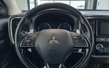 Mitsubishi Outlander III рестайлинг 3, 2017 год, 2 199 000 рублей, 11 фотография