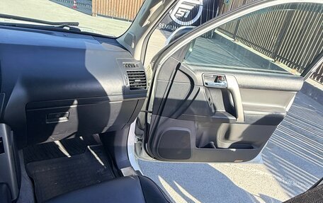Toyota Land Cruiser Prado 150 рестайлинг 2, 2012 год, 2 900 000 рублей, 16 фотография