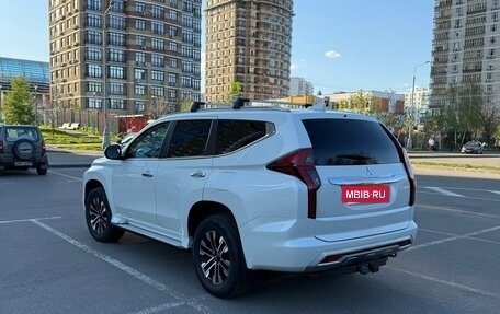 Mitsubishi Pajero Sport III рестайлинг, 2022 год, 4 200 000 рублей, 3 фотография