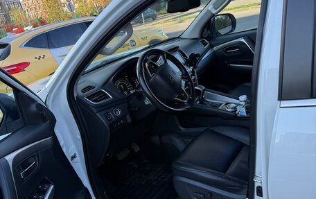 Mitsubishi Pajero Sport III рестайлинг, 2022 год, 4 200 000 рублей, 8 фотография