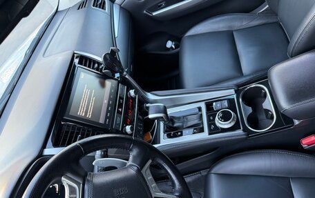 Mitsubishi Pajero Sport III рестайлинг, 2022 год, 4 200 000 рублей, 11 фотография