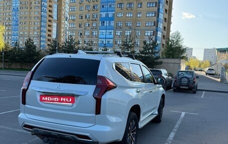 Mitsubishi Pajero Sport III рестайлинг, 2022 год, 4 200 000 рублей, 7 фотография