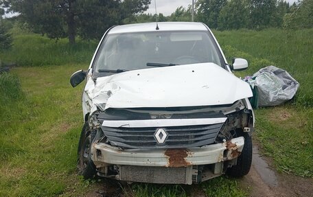 Renault Logan I, 2014 год, 130 000 рублей, 1 фотография