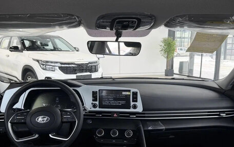Hyundai Elantra, 2023 год, 2 299 000 рублей, 13 фотография