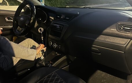 KIA Rio III рестайлинг, 2013 год, 792 000 рублей, 5 фотография