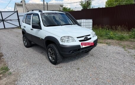 Chevrolet Niva I рестайлинг, 2018 год, 750 000 рублей, 3 фотография