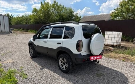Chevrolet Niva I рестайлинг, 2018 год, 750 000 рублей, 8 фотография