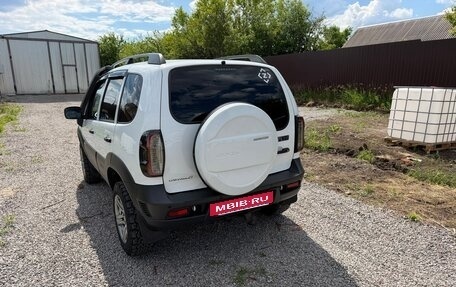 Chevrolet Niva I рестайлинг, 2018 год, 750 000 рублей, 9 фотография