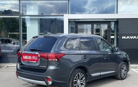 Mitsubishi Outlander III рестайлинг 3, 2018 год, 2 112 000 рублей, 5 фотография