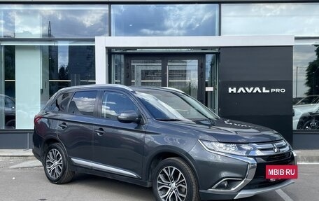 Mitsubishi Outlander III рестайлинг 3, 2018 год, 2 112 000 рублей, 3 фотография