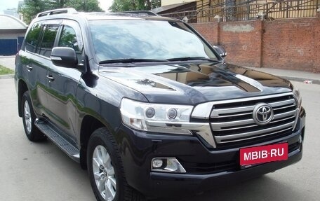 Toyota Land Cruiser 200, 2017 год, 5 500 000 рублей, 1 фотография