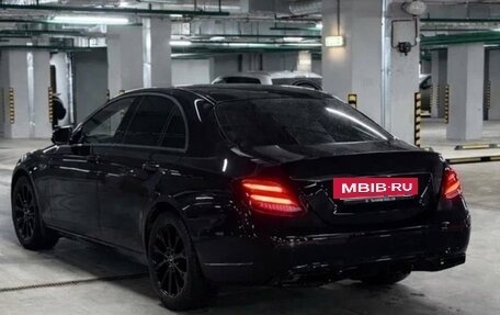 Mercedes-Benz E-Класс, 2018 год, 3 450 000 рублей, 3 фотография