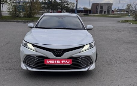Toyota Camry, 2018 год, 2 500 000 рублей, 2 фотография