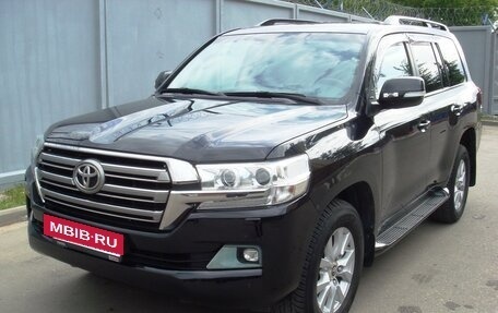 Toyota Land Cruiser 200, 2017 год, 5 500 000 рублей, 3 фотография