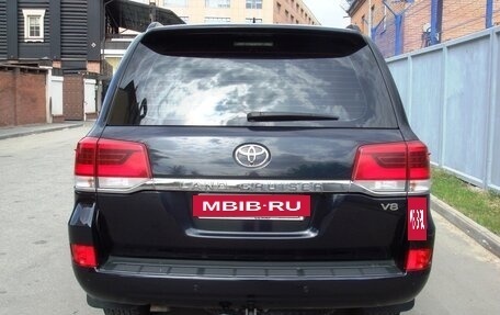 Toyota Land Cruiser 200, 2017 год, 5 500 000 рублей, 6 фотография