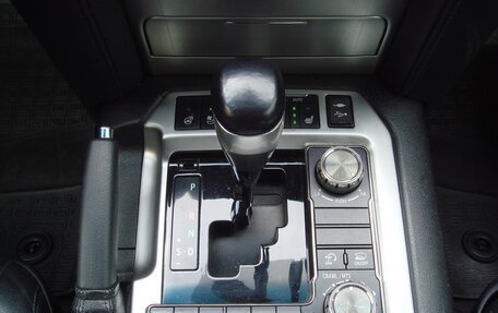 Toyota Land Cruiser 200, 2017 год, 5 500 000 рублей, 18 фотография