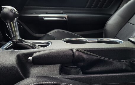 Ford Mustang VI рестайлинг, 2023 год, 4 500 000 рублей, 29 фотография