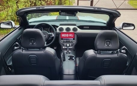 Ford Mustang VI рестайлинг, 2023 год, 4 500 000 рублей, 26 фотография