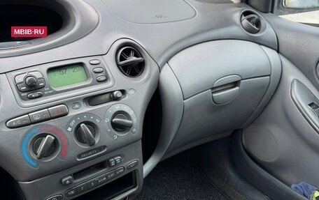 Toyota Yaris I рестайлинг, 2000 год, 200 000 рублей, 5 фотография
