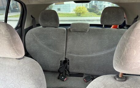 Toyota Yaris I рестайлинг, 2000 год, 200 000 рублей, 6 фотография