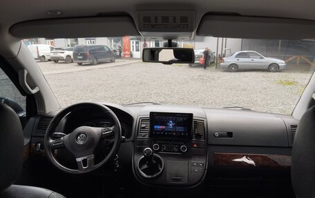 Volkswagen Multivan T5, 2010 год, 2 340 000 рублей, 14 фотография