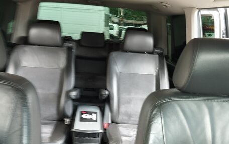 Volkswagen Multivan T5, 2010 год, 2 340 000 рублей, 15 фотография
