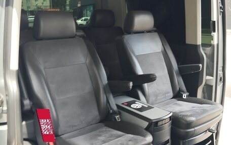 Volkswagen Multivan T5, 2010 год, 2 340 000 рублей, 13 фотография