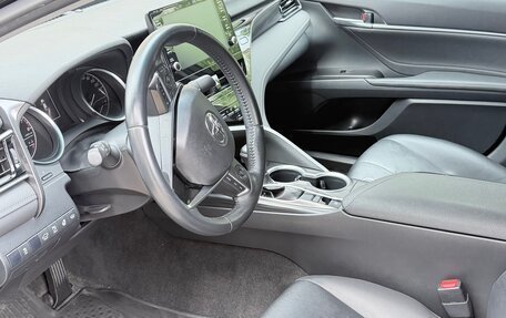 Toyota Camry, 2021 год, 3 550 000 рублей, 7 фотография
