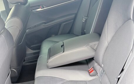 Toyota Camry, 2021 год, 3 550 000 рублей, 5 фотография
