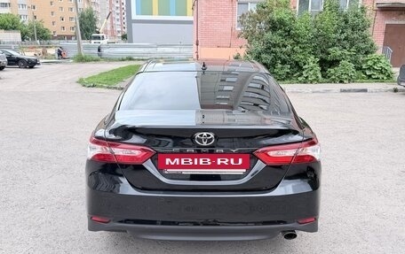 Toyota Camry, 2021 год, 3 550 000 рублей, 2 фотография