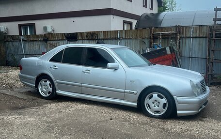Mercedes-Benz E-Класс, 1996 год, 345 000 рублей, 1 фотография
