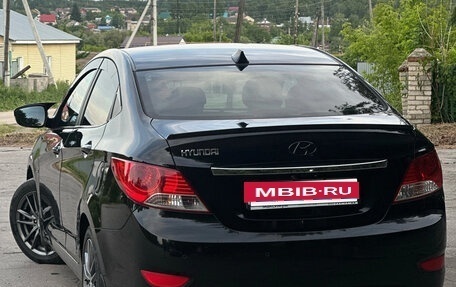 Hyundai Solaris II рестайлинг, 2012 год, 750 000 рублей, 5 фотография
