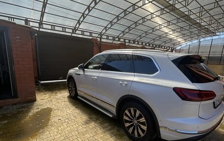 Volkswagen Touareg III, 2019 год, 5 530 000 рублей, 3 фотография