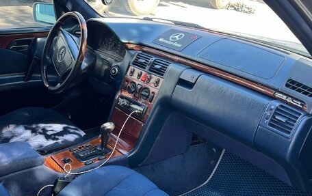 Mercedes-Benz E-Класс, 1996 год, 345 000 рублей, 8 фотография