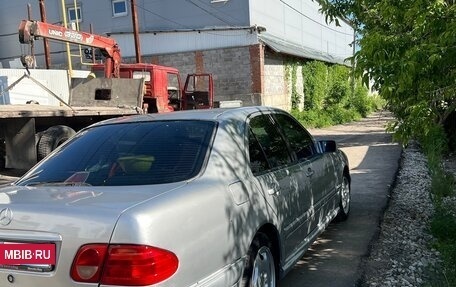 Mercedes-Benz E-Класс, 1996 год, 345 000 рублей, 4 фотография